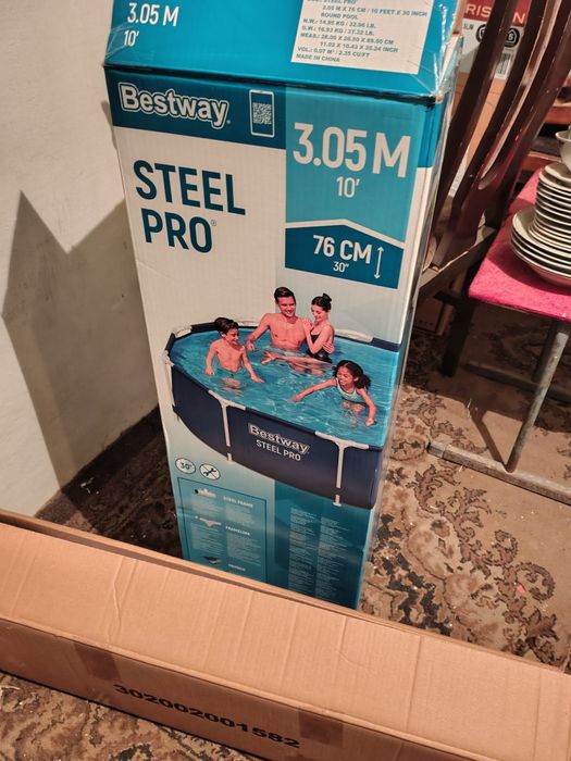 Бассеин каркасный новый срочно