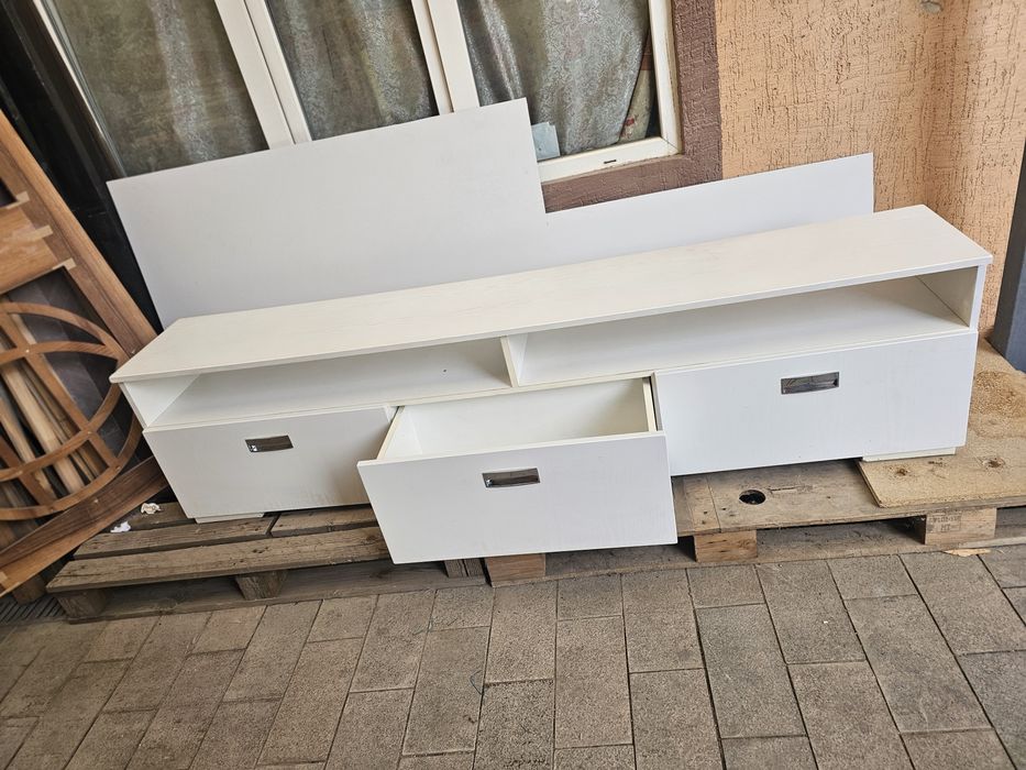 Продам тумбу под ТВ