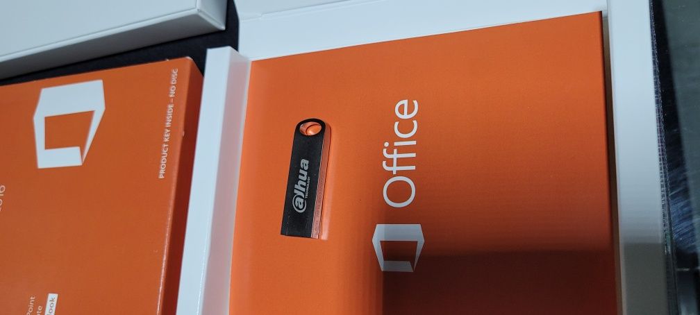 Office 2016,retail cu stick si serial, cumparate noi