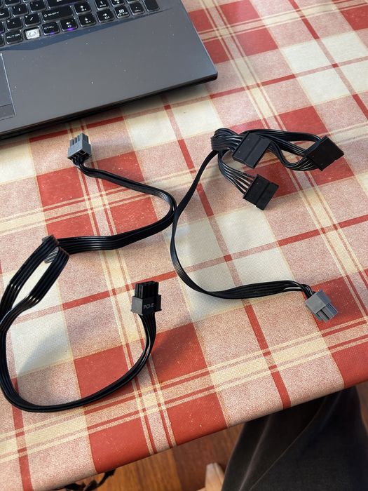 Sursa 600w silentiumpc vero m3 calculator semi modulara