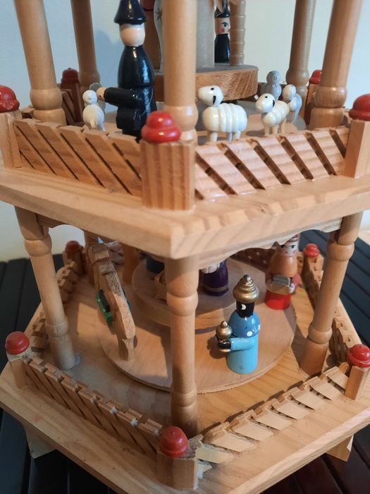 Carusel de Craciun lucrat manual