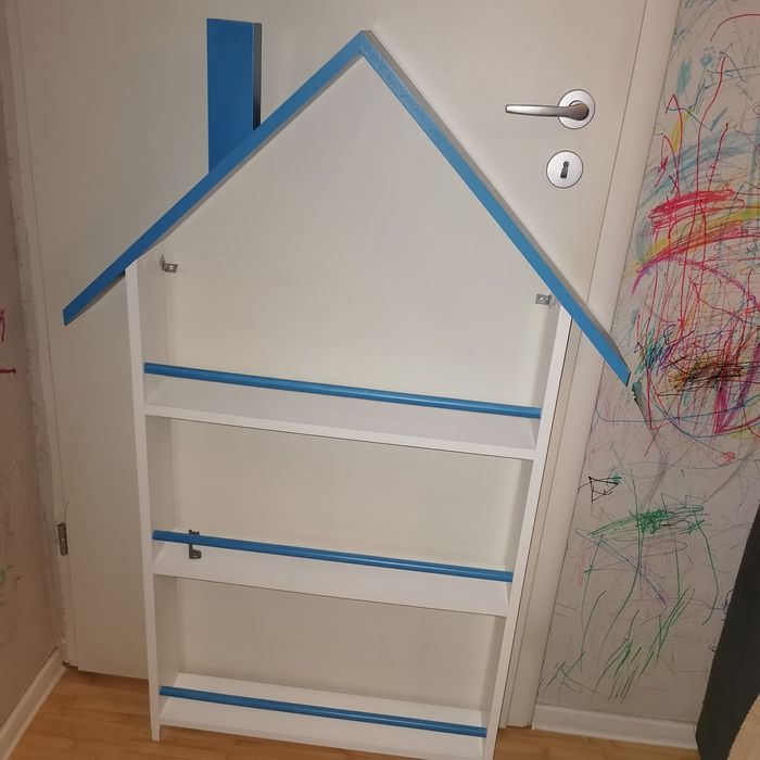 Biblioteca tip casuta