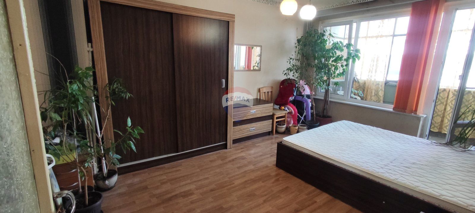 Тристаен апартамент, кв. Младост 2, гр. Варна ТМ