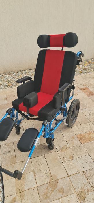 Scaun cu rotile Neurlogie cu sprijin picioare/maini si spatar reglabil