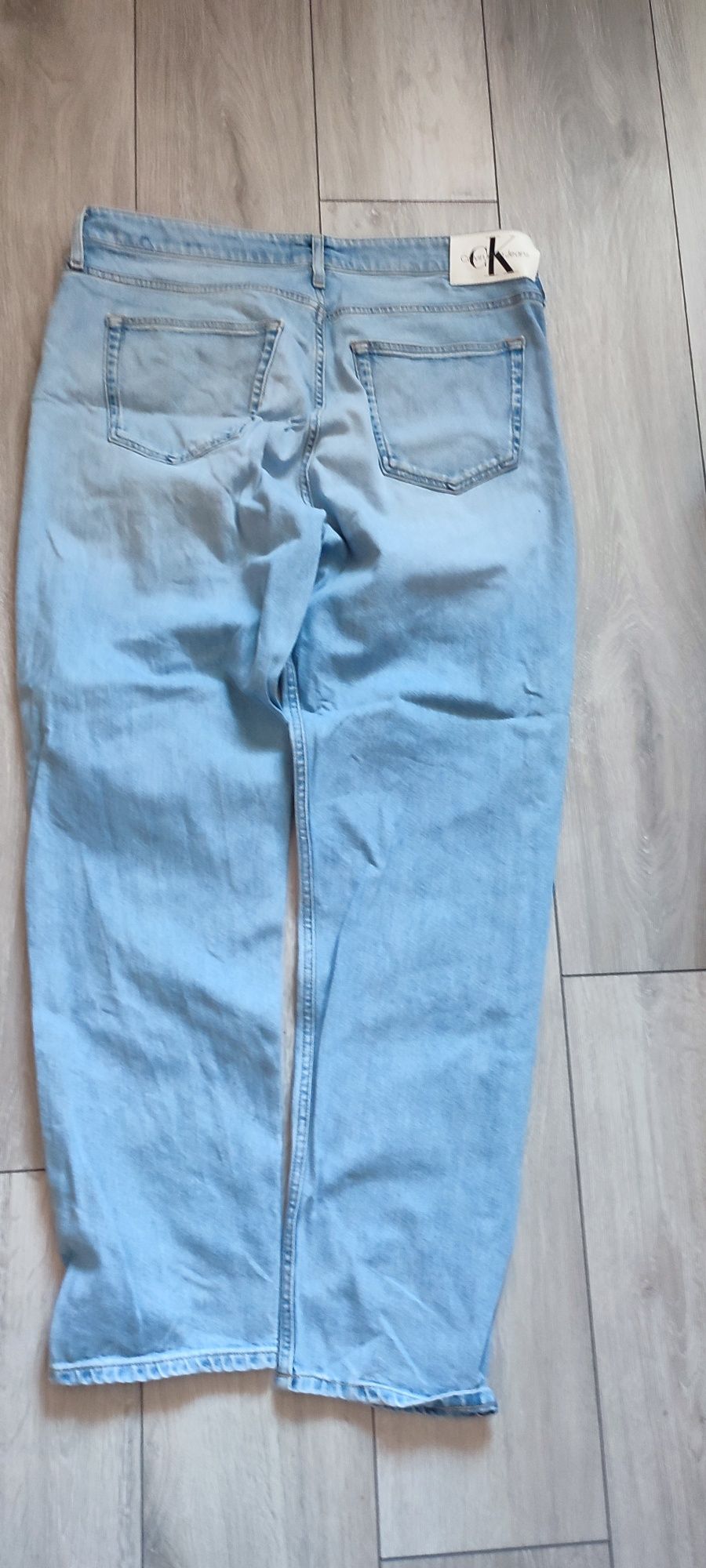 Blugi Calvin Klein W34