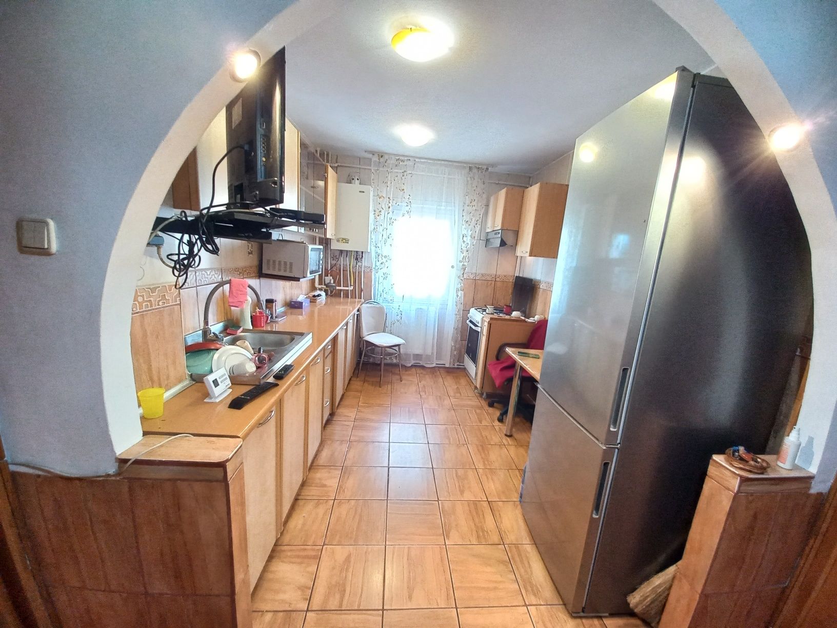 Vând apartament cu 3 camere semidecomandat