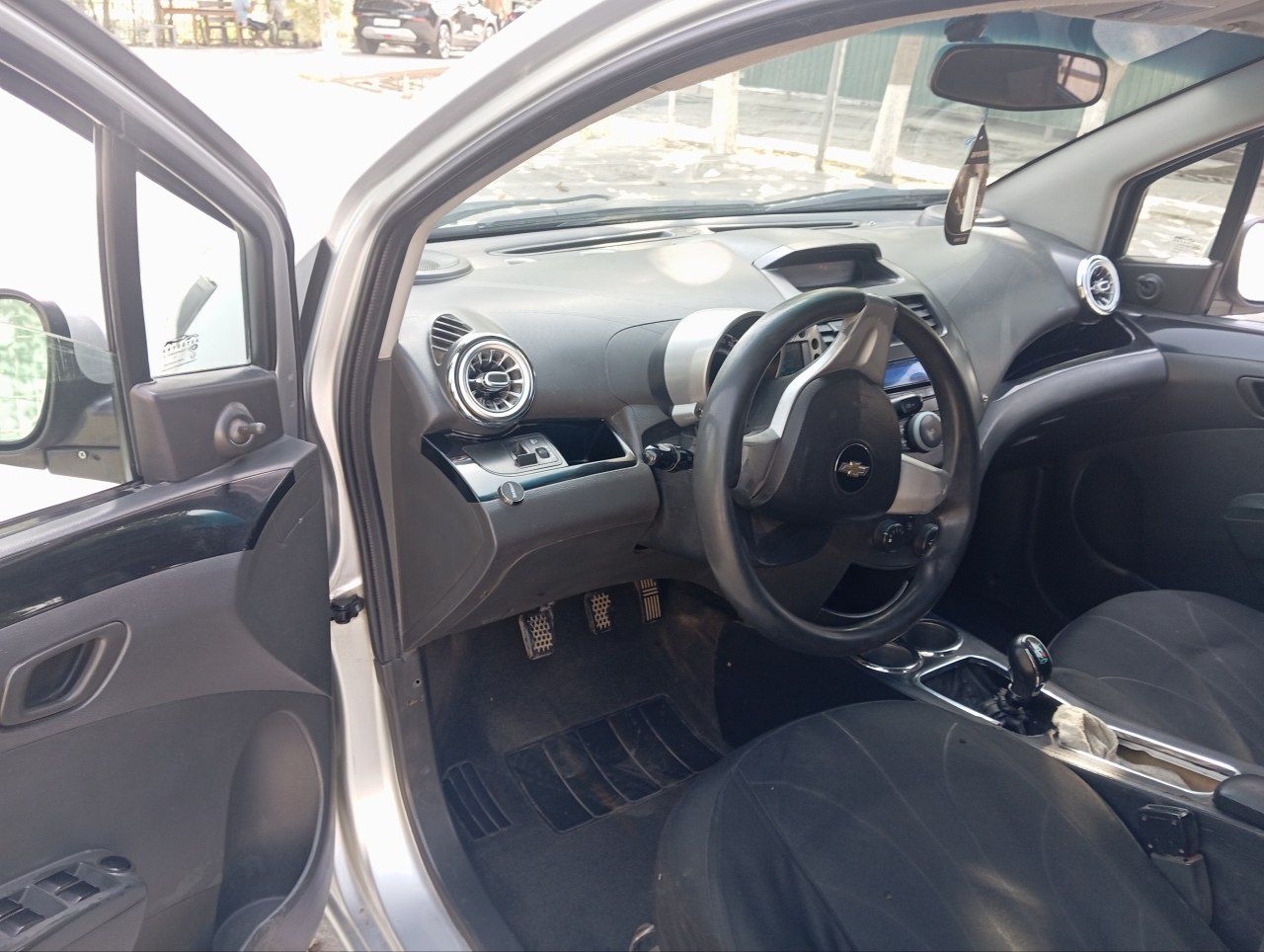 Chevrolet spark .