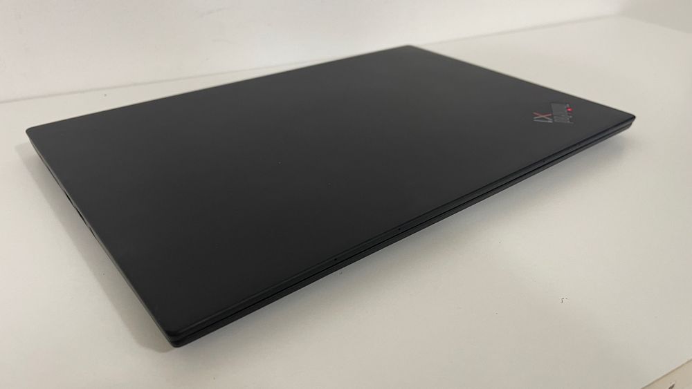 Laptop Lenovo ThinkPad X1 Carbon Gen 8 • Intel i7 • 1TB SSD  • CA NOU