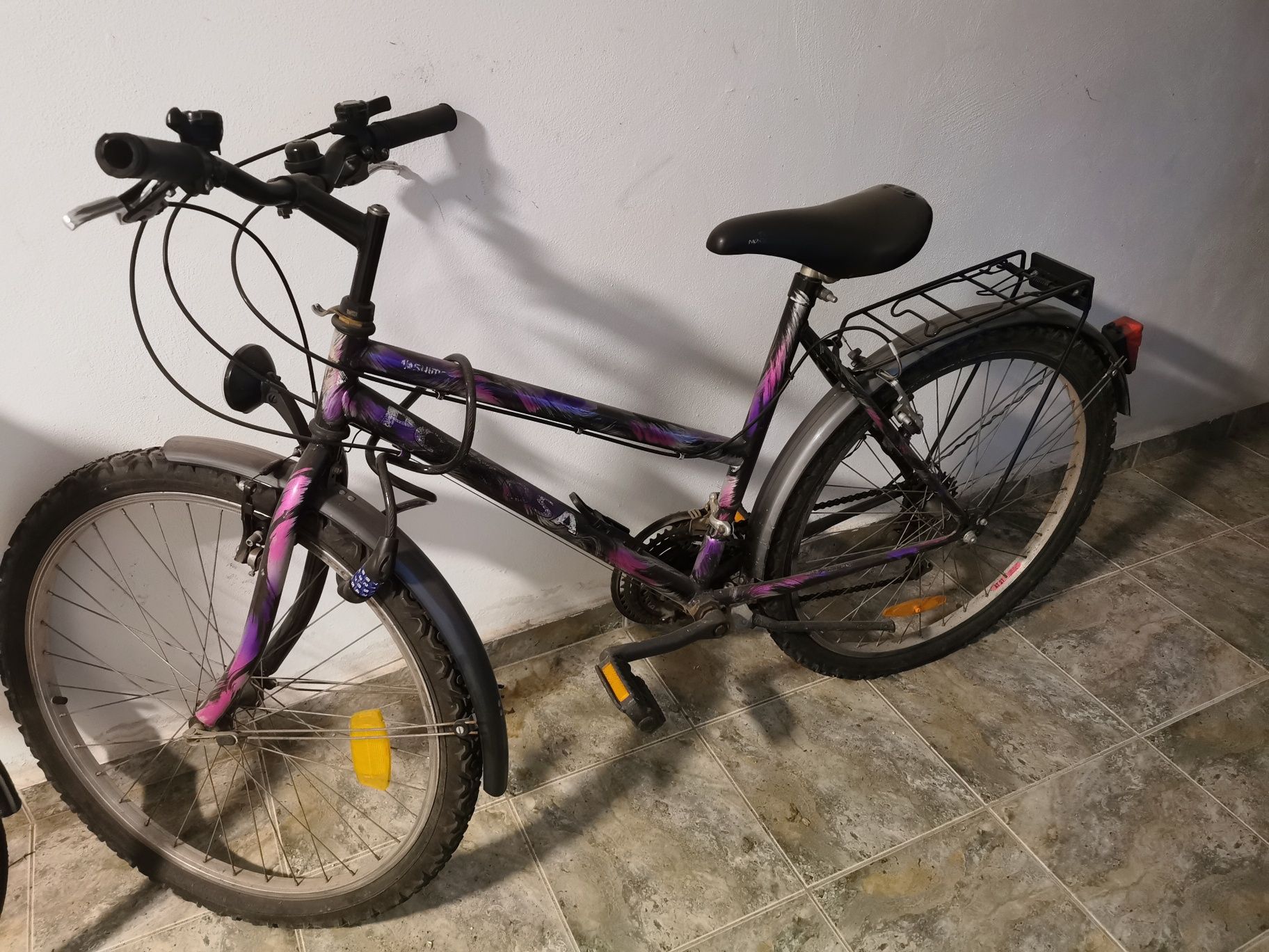 Vand bicicleta mov