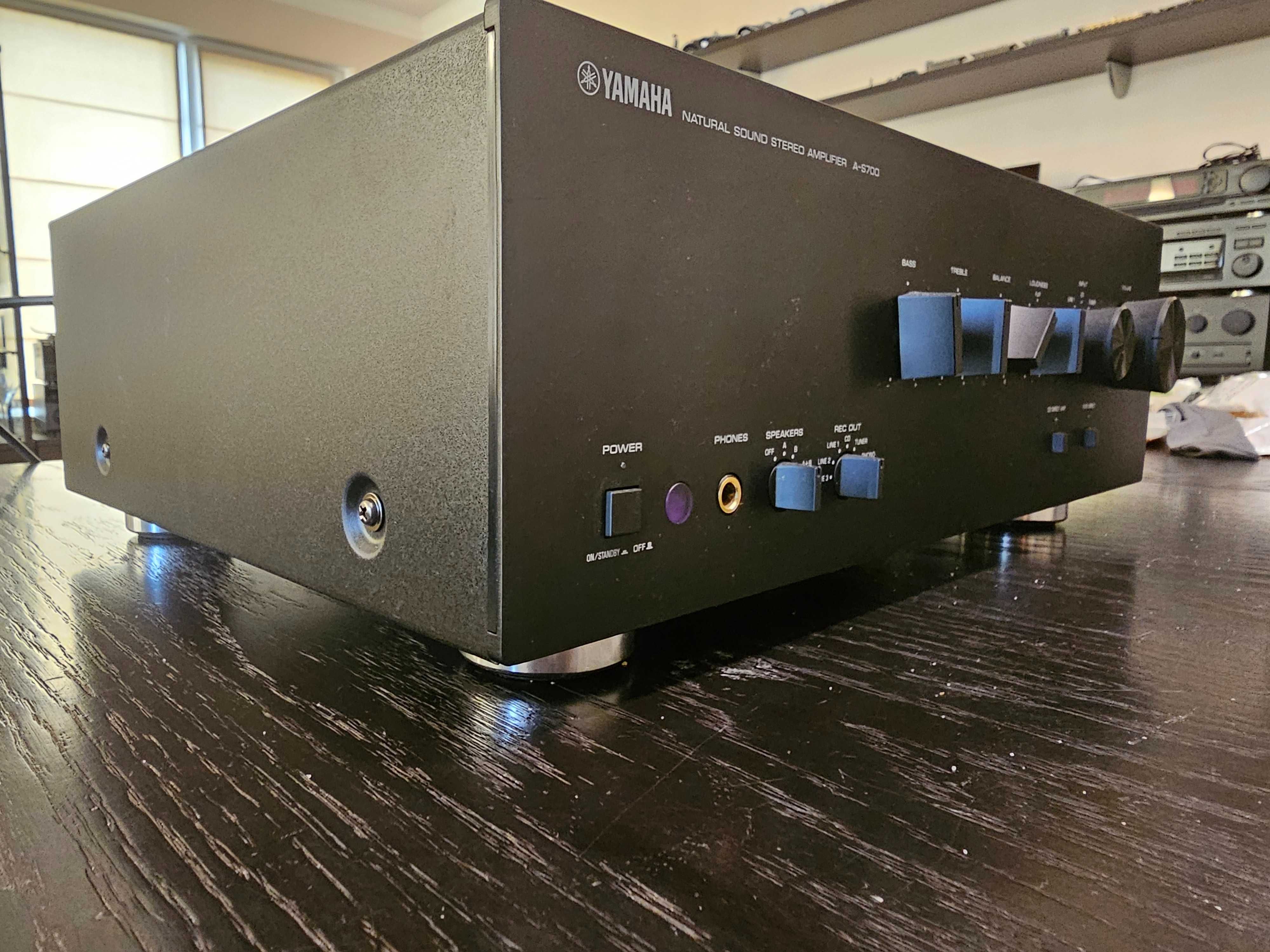 YAMAHA A S 700 Мощен стерео усилвател, Dynamic power
4 Ohm: 200 Watt