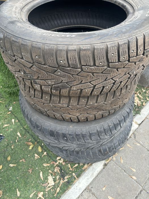 Продам шины (зимние ) комплект