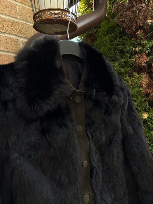 Vând geaca din blana naturala din Vizon