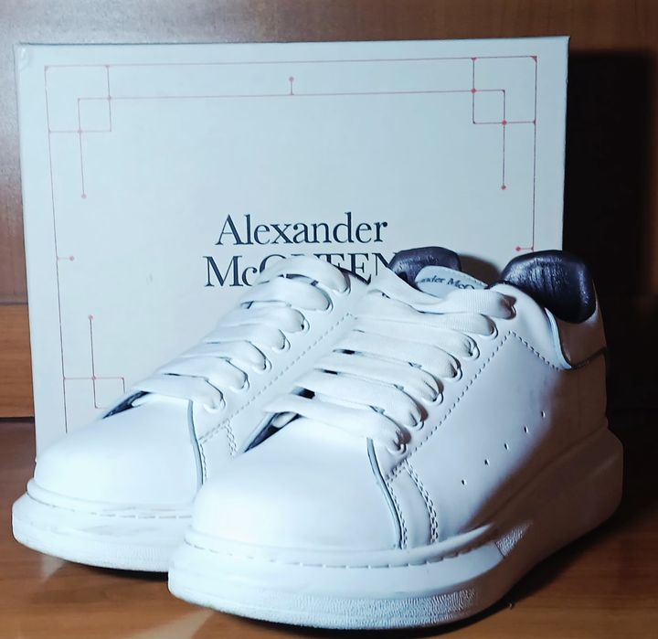 Vand papuci Alexander MCQUEEN