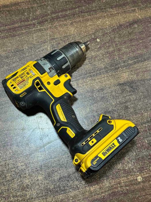 Акумулаторен винтоверт Dewalt DCD791 с една батерия