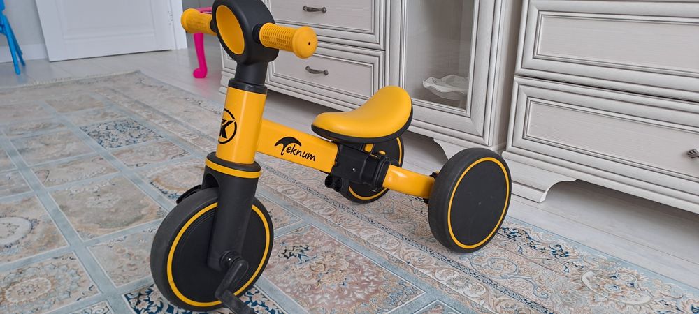 Детский велосипед - беговел