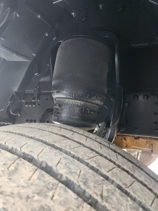 Ман тгх 18.500 евро 6 сотилади