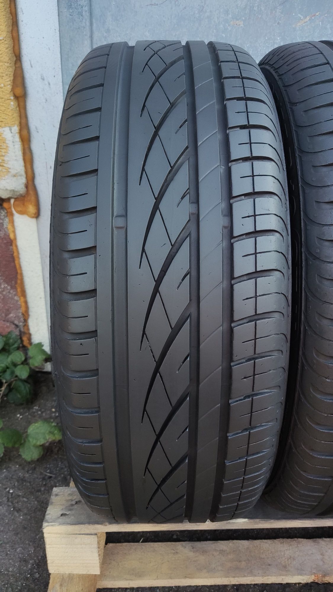 4бр. летни гуми 195/55/16 Continental Premium Contact 
dot21
7mm
Много