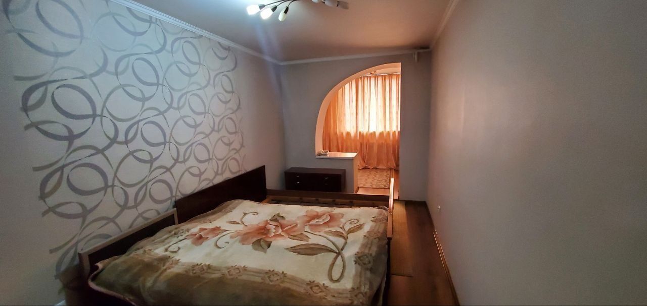 (Московская планировка). 2шка в 3х. 60м². Кирпич. Два балкона 6х2 и 3х