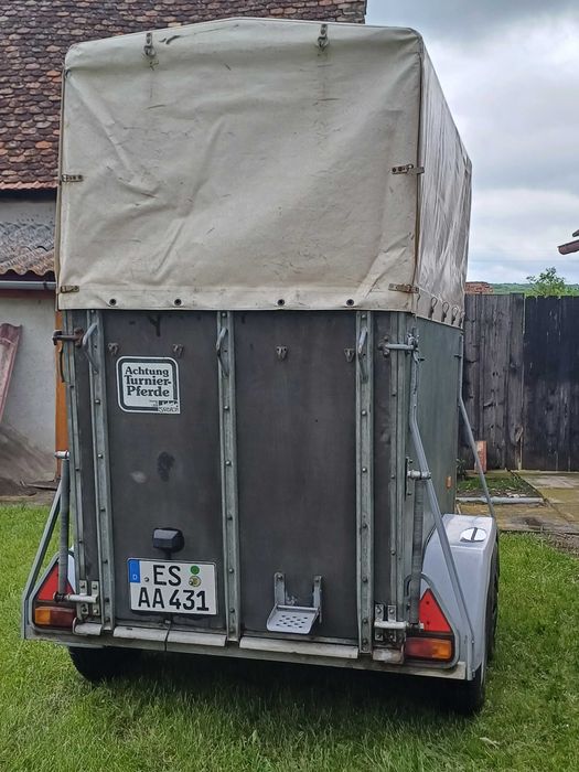 Vand remorca de animale