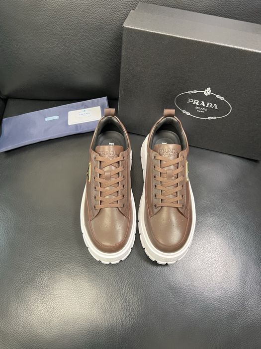 Adidasi Prada , calitate premium , pe comanda , 42 , noi