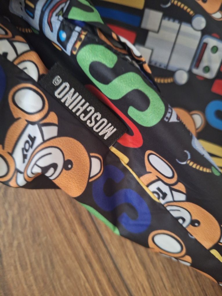 Geaca foita,7-8 ani Moschino
