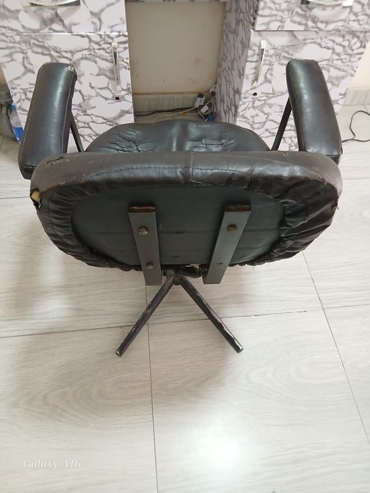 Sartarosh kreslo Sotiladi