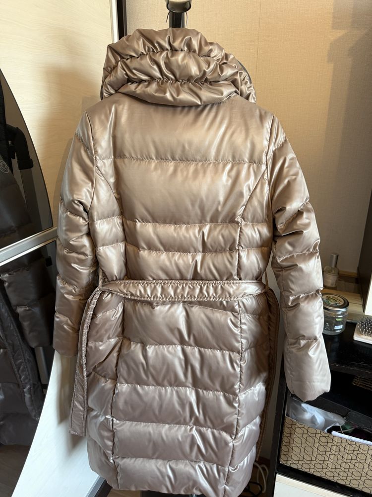 Яке - гъши пух. Moncler