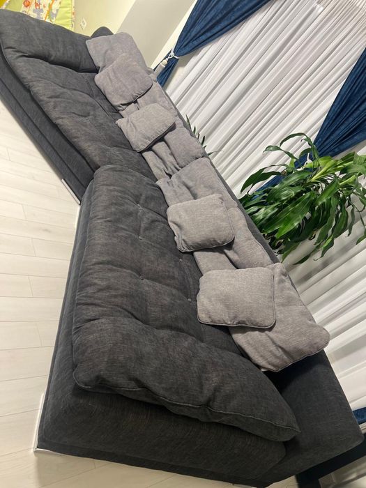 Canapea living cu perne