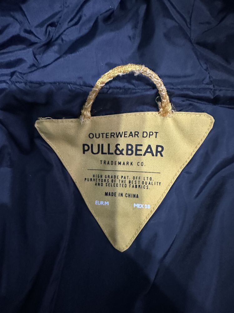 Geaca cu blanita marimea M iarna Pull&Bear