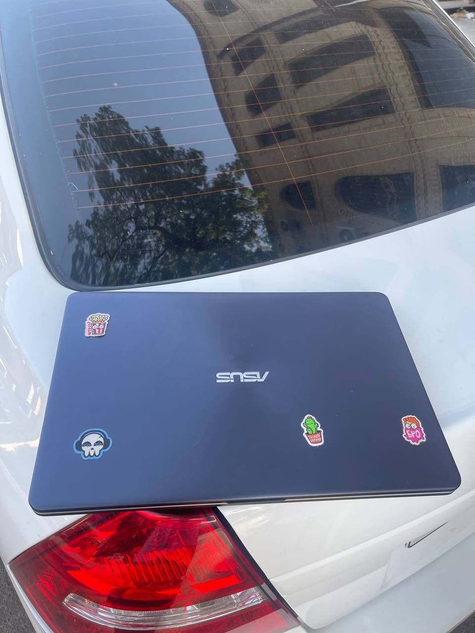 Asus VivoBook 17 core i3