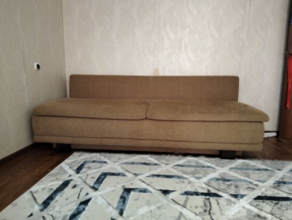 Отдам даром диван б/у