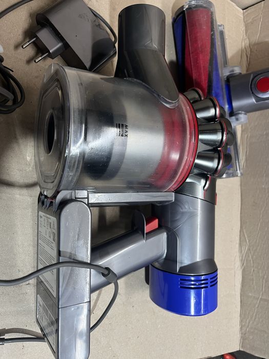 Aspirator Dyson V8