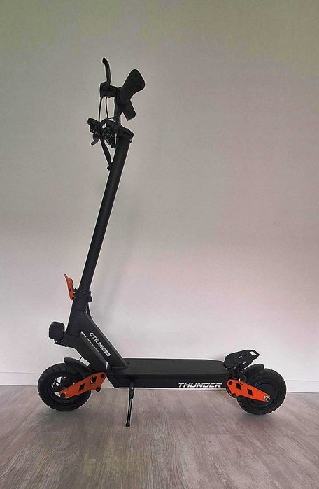 Trotineta electrica MOTORS - Viteza instanta 50 KM TOP
