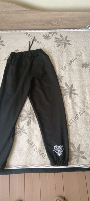 Продавам долнище на Murda Boyz