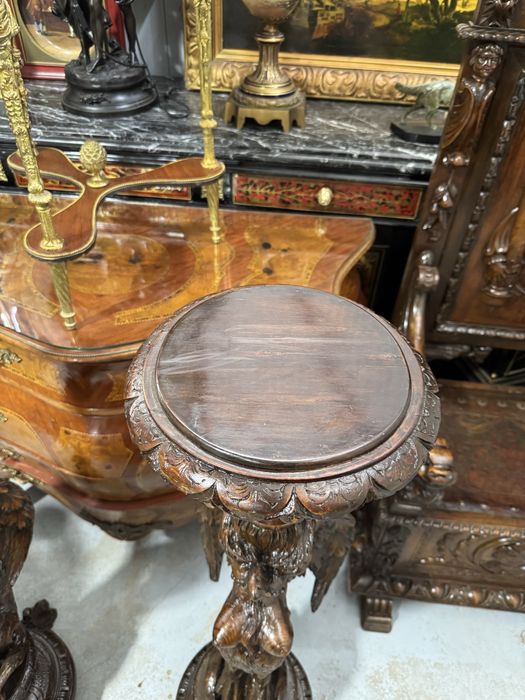 Doua piedestale sculptate manual - lemn masiv, stil baroc