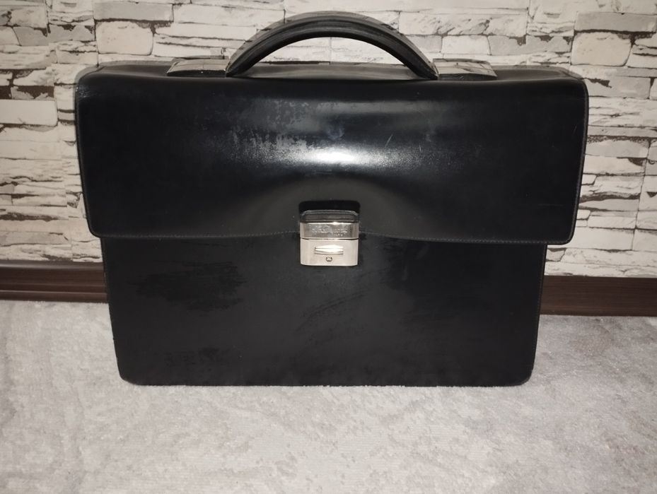 Продается мужской портфель