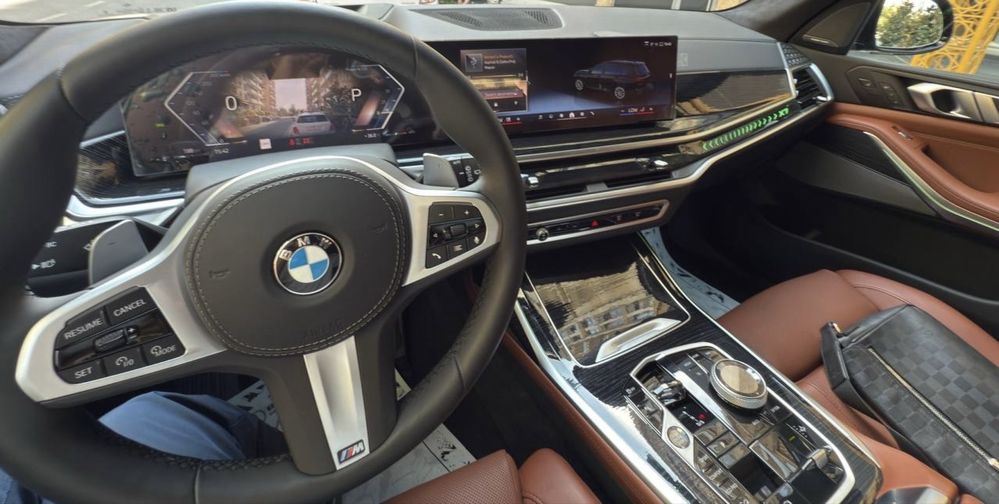 BMW X7 xDrive 40i 2025 год в Наличии