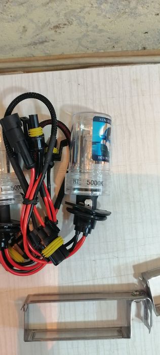 Ксенононови крушки H1 5000K 35W и баласти
