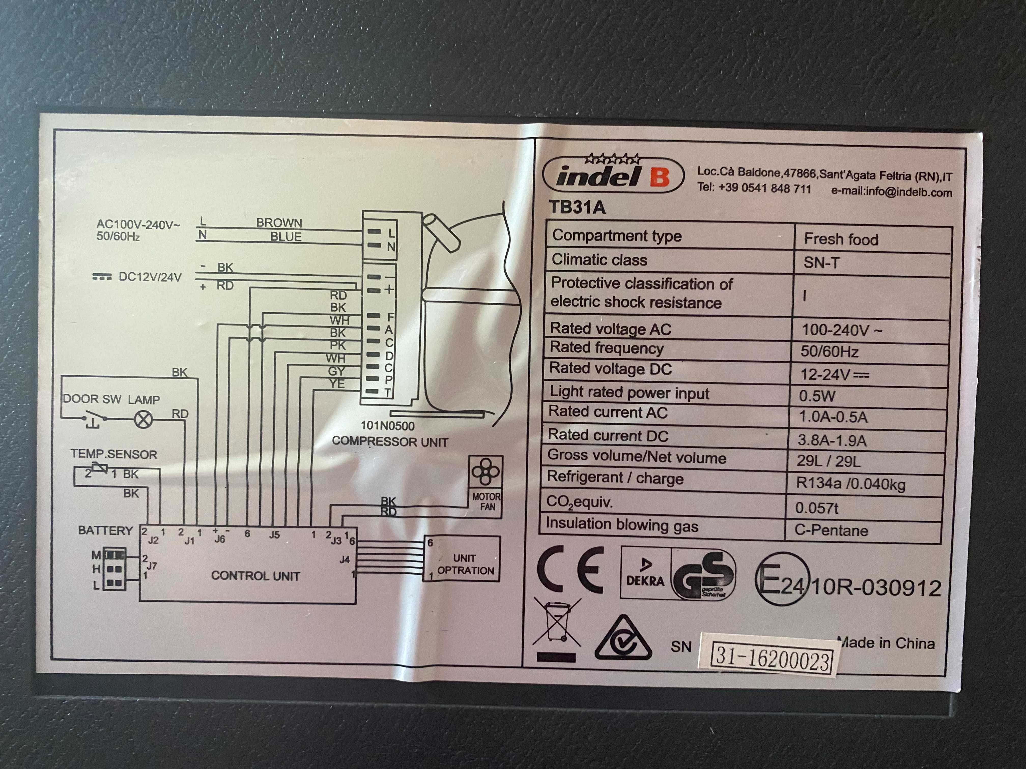 Автохладилник INDEL B TB 31A, хладилник фризер 12V/24V/230V