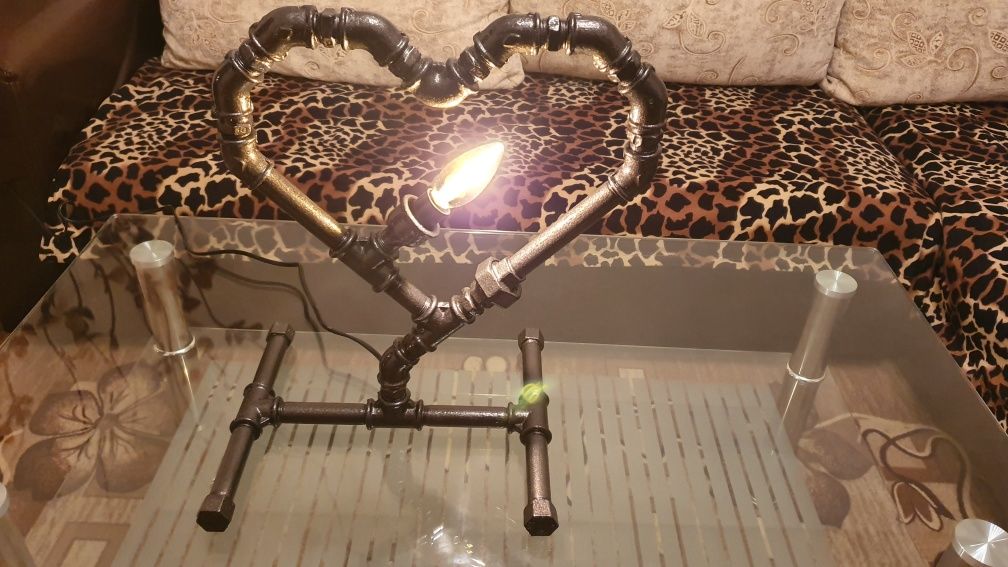 Декоративна лампа - Сърце ( Industrial pipelamp) Свети Валентин