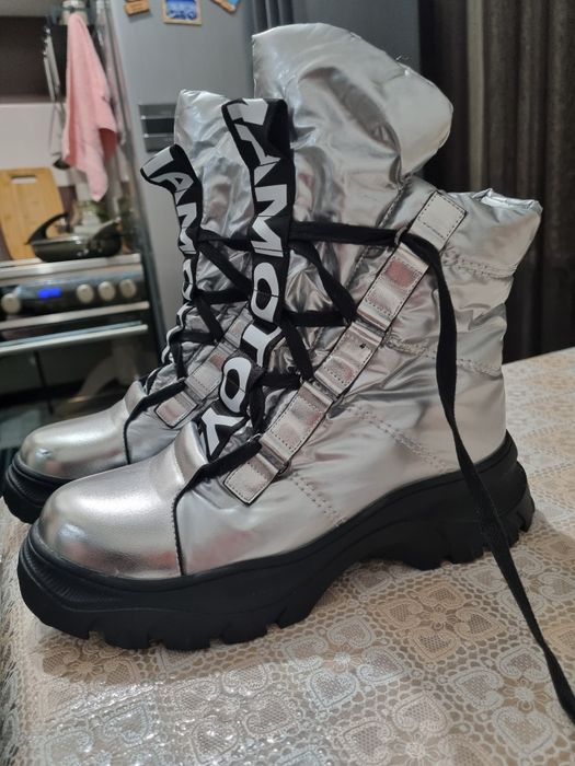 Продам зимние ботинки