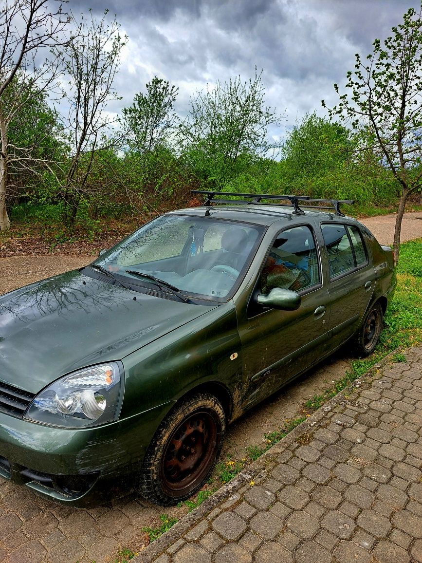 Renault Simbol verde