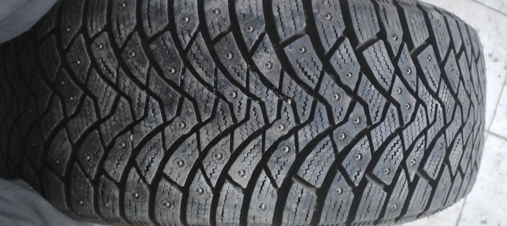 Продам два зимних балона на 17 в очень хорошем состоянии