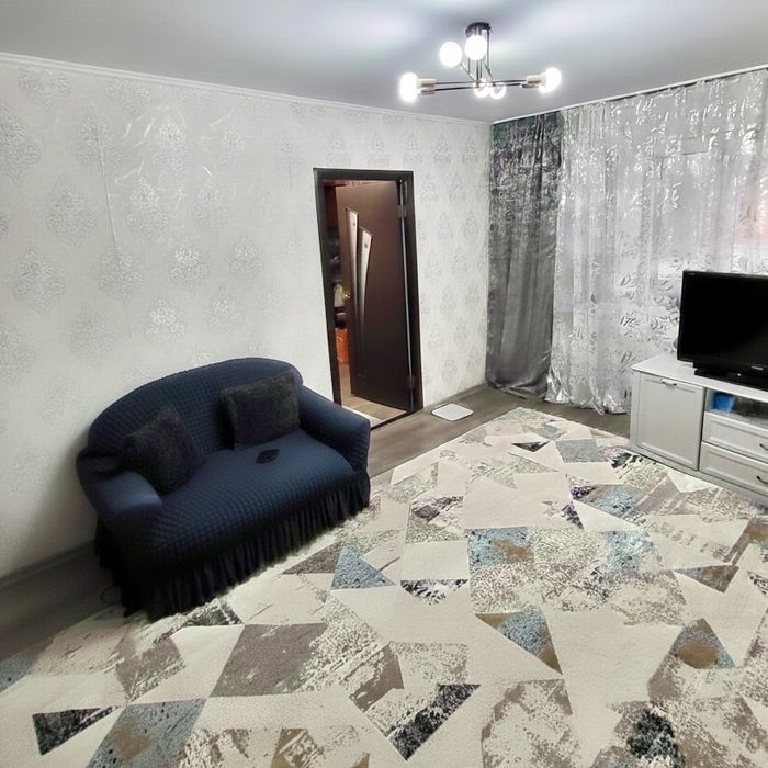 Поодам двухкомнатную квартиру район ост. Юбилейная