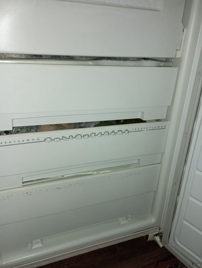 Продам холодильник beko,морозильную камеру Бирюса,в рабочем состоянии.