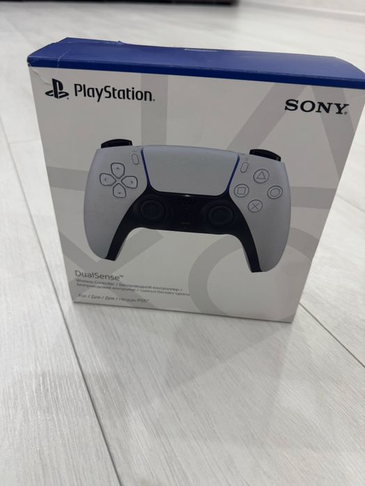 Продам оригинальны джойстик на ПС5