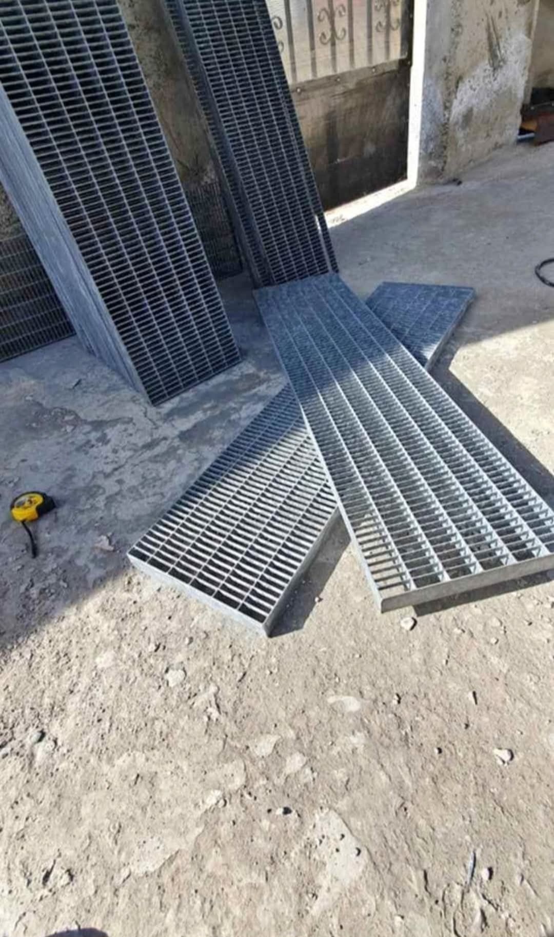Grătare zincate la diferite dimensiuni