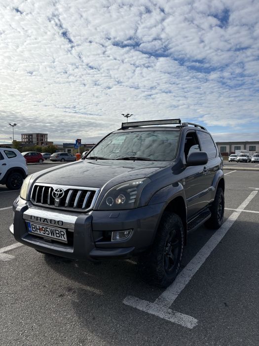 Toyota Land Cruiser 3 usi autoutilitara