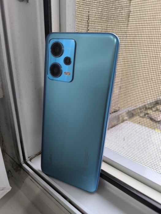 Продавам Redmi Note 12