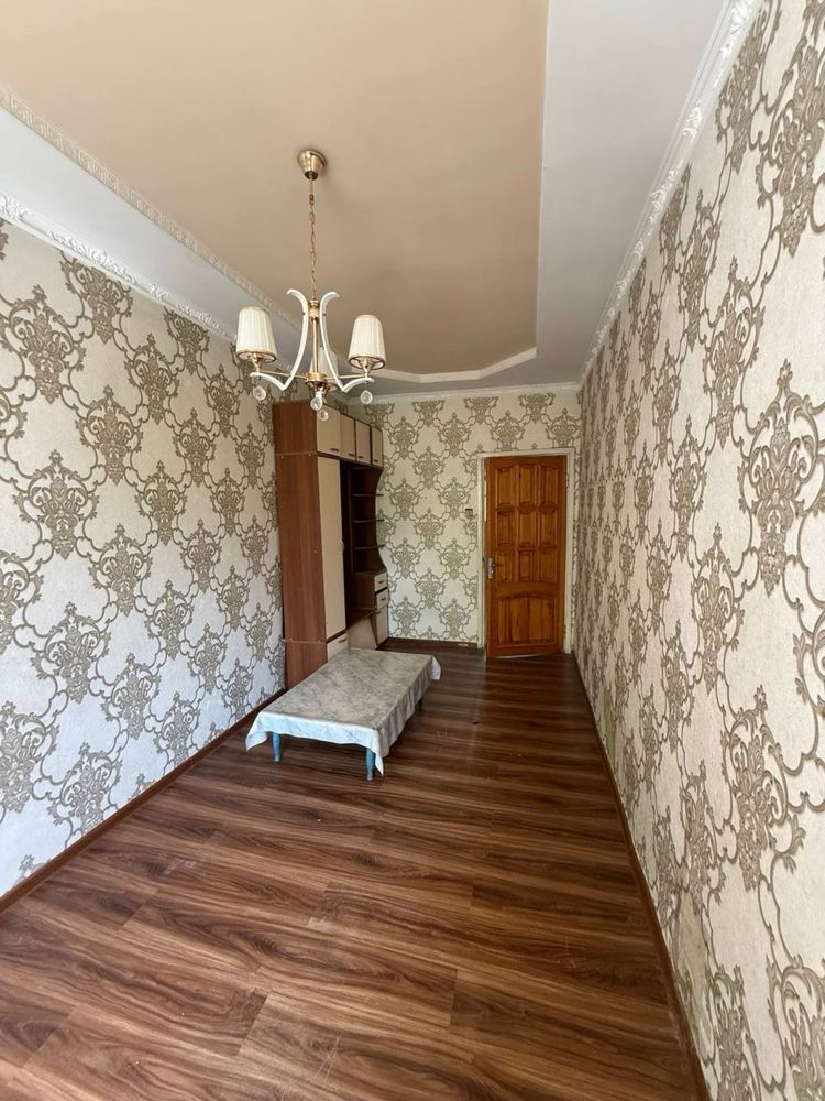 Срочно! Продам Юнусабад 8 2/2/4 торец утепленный